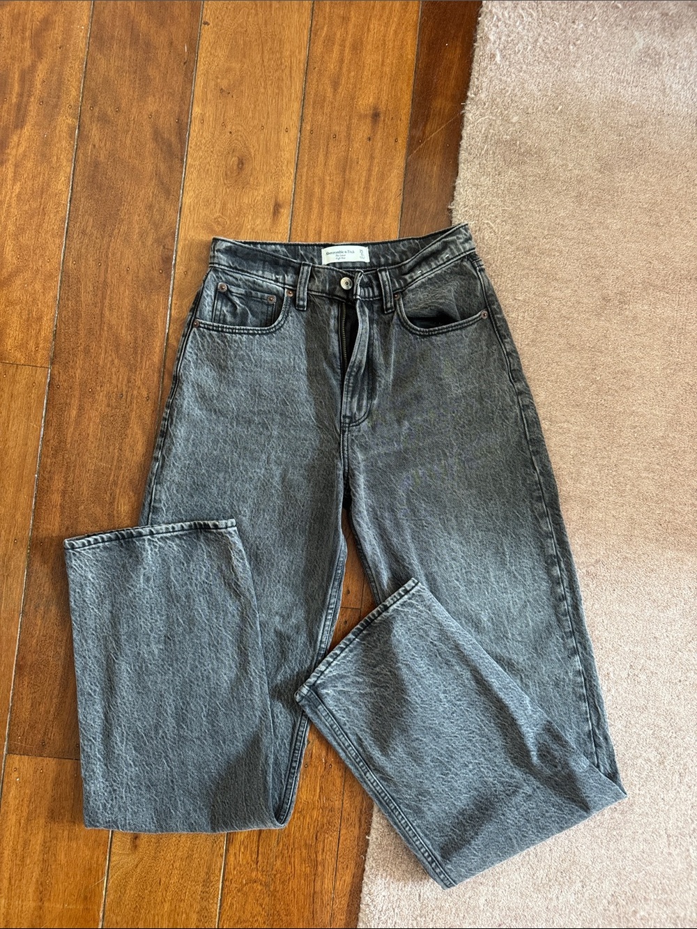 Abercrombie & Fitch High-Rise Straight-Leg Jeans in Charcoal Black